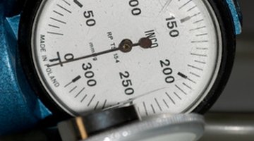 ¿Cuál es la fórmula para calcular la presión arterial?