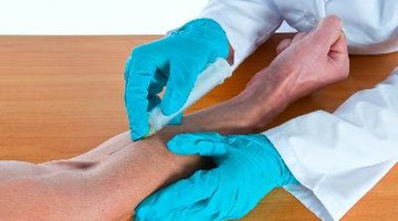 ¿Cuáles son los niveles normales de T3 y T4 en la lectura de análisis de sangre?