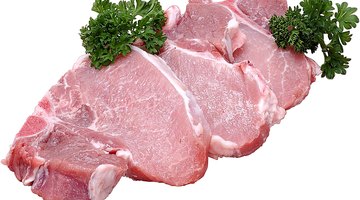 La carne fresca de cerdo es baja en sodio y alta en tiamina.