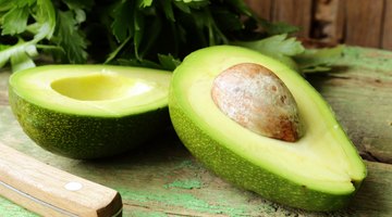 Comer aguacate puede contribuir a reducir el riesgo de enfermedades cardíacas.